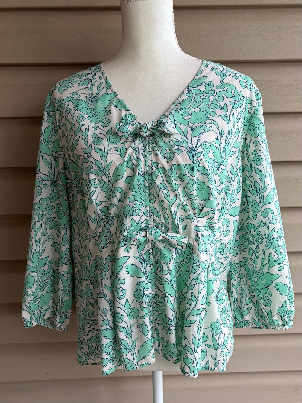•J. Jill• Floral Tie Front Lightweight Pleated Blouse - Size Large